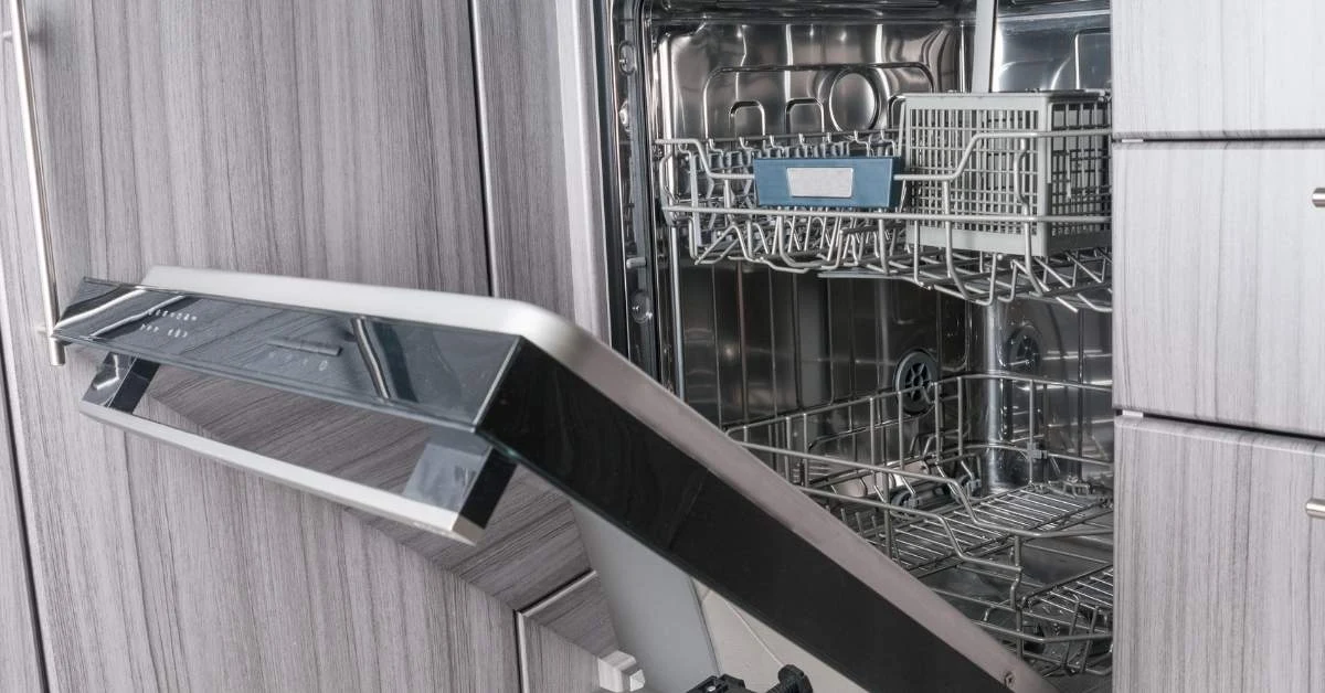 dishwasher-door-open-in-freeport 